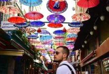 רחוב המטריות הצבעוניות